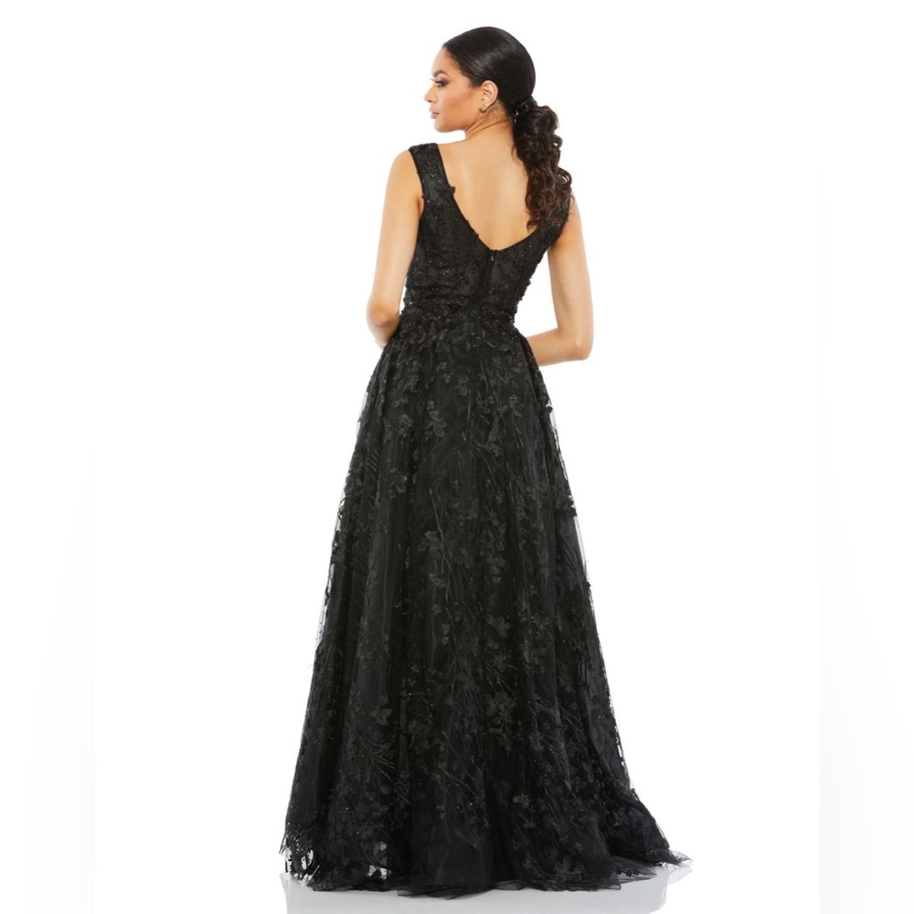 MAC DUGGAL Black Floral Embroidered Illusion V-Neck Gown 14 - Picture 5 of 14